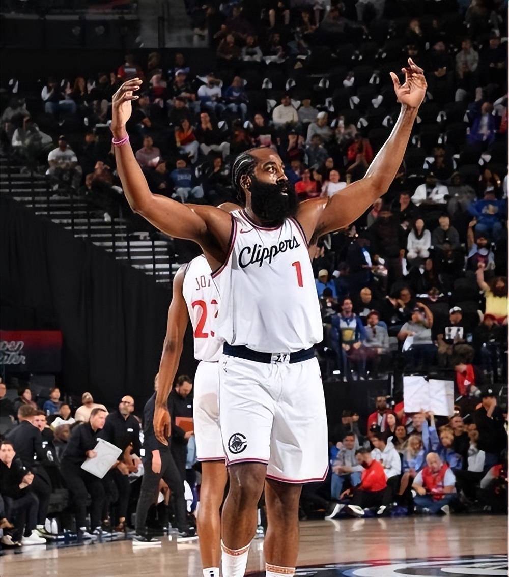 九游体育首页入口-哈登官方宣布战术调整新规，加拿大队引发争议！再创辉煌时刻-九游体育首页入口