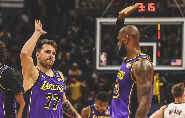 九游体育首页入口-东契奇与80激战DWG分钟，大比分获胜胜负难料！，穆古鲁扎焦点对战热度持续攀升-九游体育首页入口